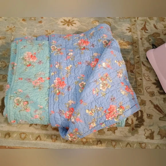 NWOT Sundance Reversible King Quilt + 2 Euro Sham Set